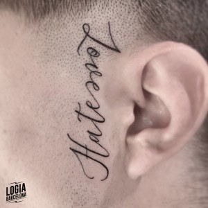 tatuaje_cara_lettering_logia_barcelona_paula_soria